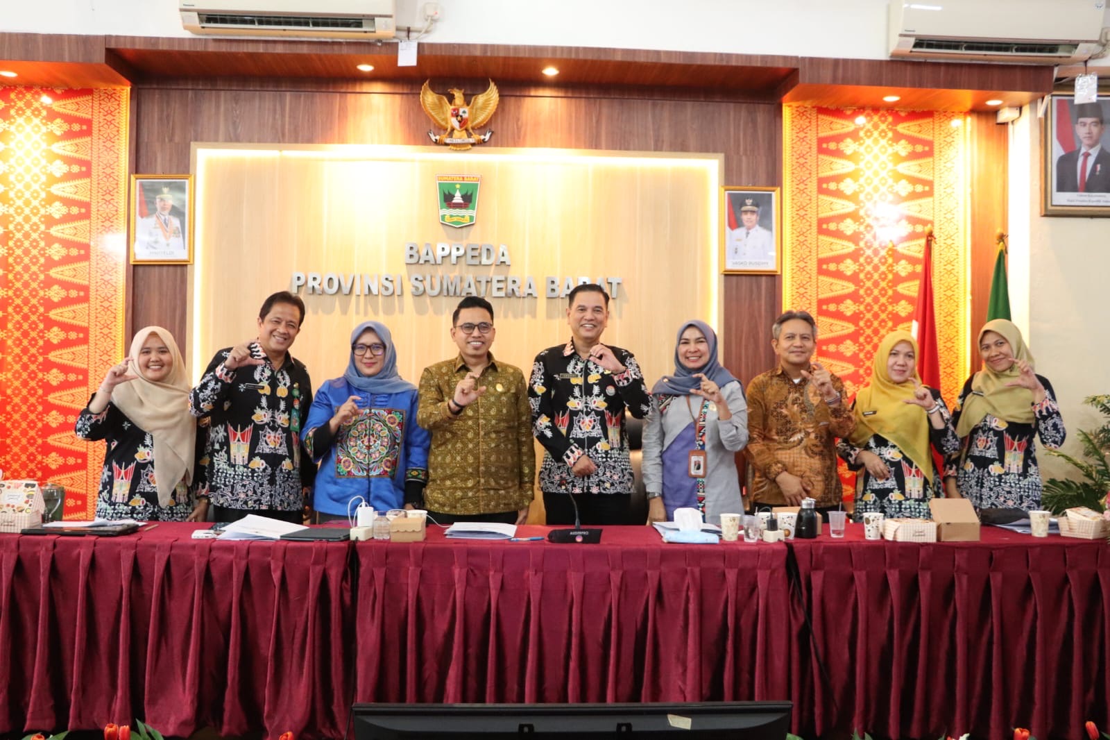 Wujudkan Transparansi Layanan, Direktur RSJ Prof. H.B. Saanin Paparkan Komitmen Keterbukaan Informasi pada Monev Badan Publik 2026